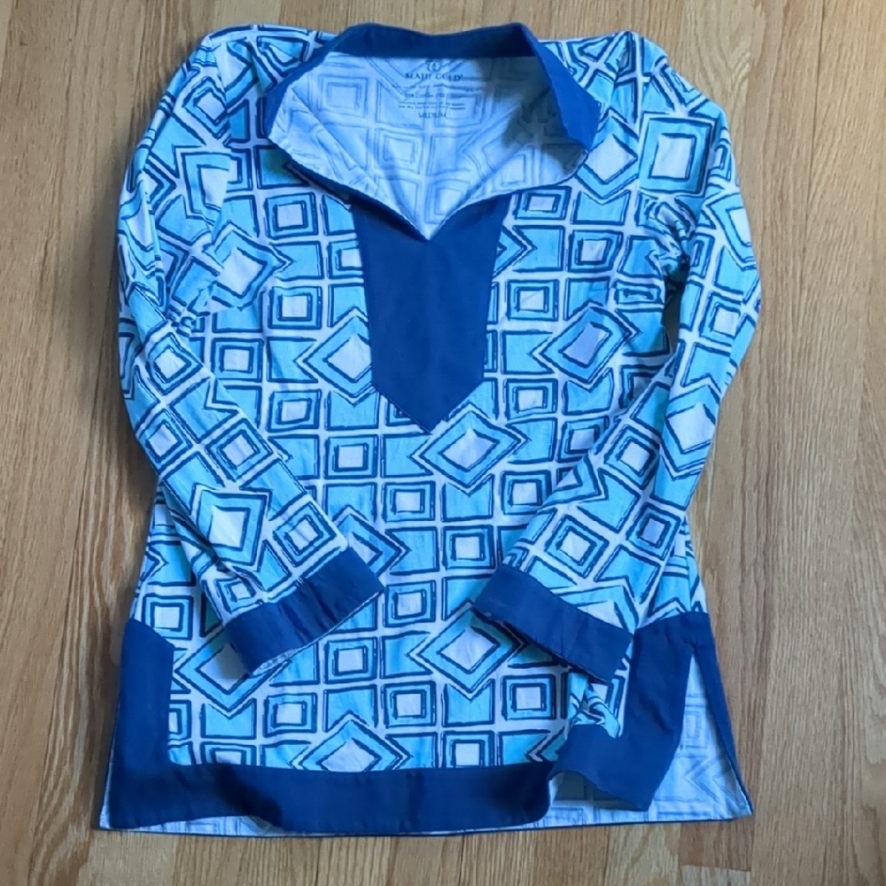 MAHI GOLD Blue and White Geometric Top
